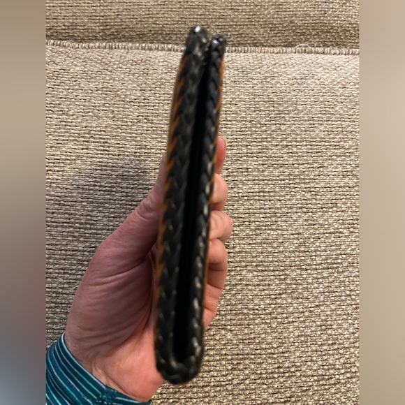 Vintage handcrafted men’s wallet no callouts 4” x 4.5” closed,whipstitched edges - Picture 9 of 11